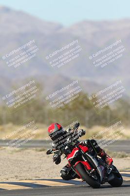 media/Dec-04-2025-Racers Edge (Thu) [[5ebc9f124d]]/3-B Group/1-Session 1 (Turn 7)/